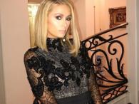 Paris Hilton zachwyca wyglądem w czarnej sukni